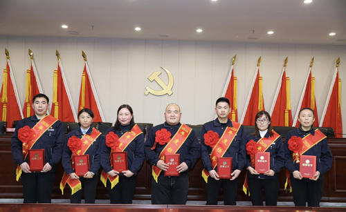 關(guān)于表彰2020年度先進(jìn)集體、先進(jìn)個人的決定